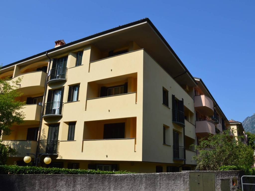 appartamento in vendita a Lecco in zona Castello