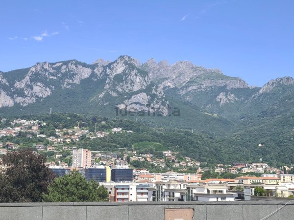 appartamento in vendita a Lecco in zona Castello