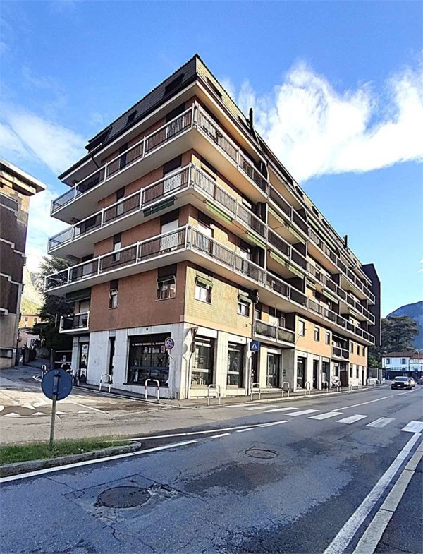 appartamento in vendita a Lecco in zona Castello