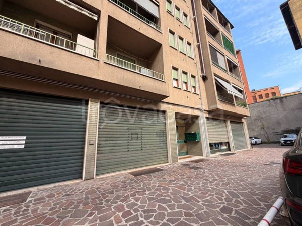 ufficio in vendita a Lecco in zona Lecco Centro