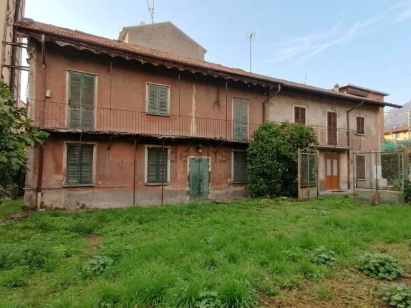 appartamento in vendita a Lecco in zona Belledo
