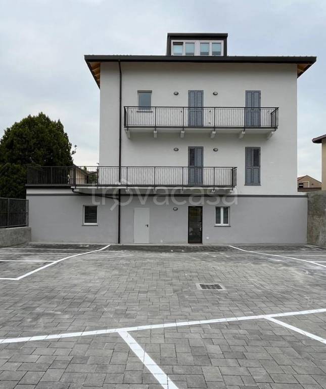 appartamento in vendita a Lecco in zona Castello