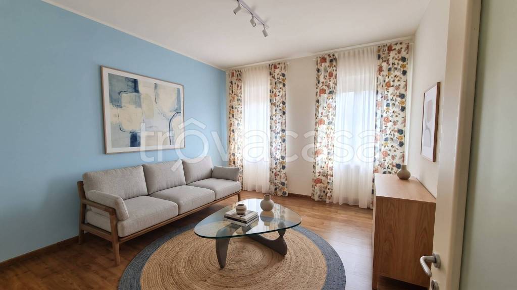 appartamento in vendita a Lecco in zona Viale Turati