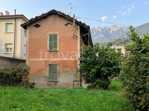casa indipendente in vendita a Lecco in zona Belledo