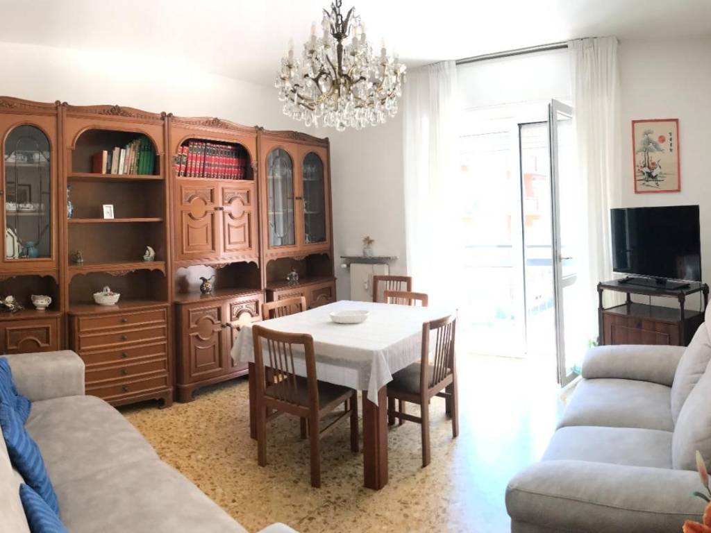 appartamento in vendita a Lecco in zona Viale Turati