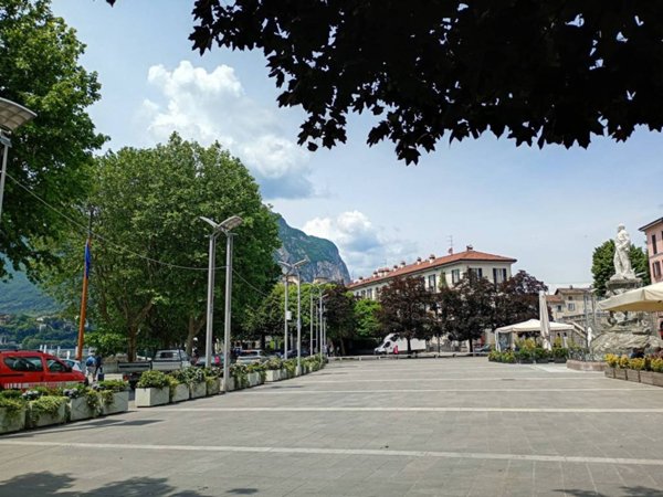appartamento in vendita a Lecco in zona Lecco Centro