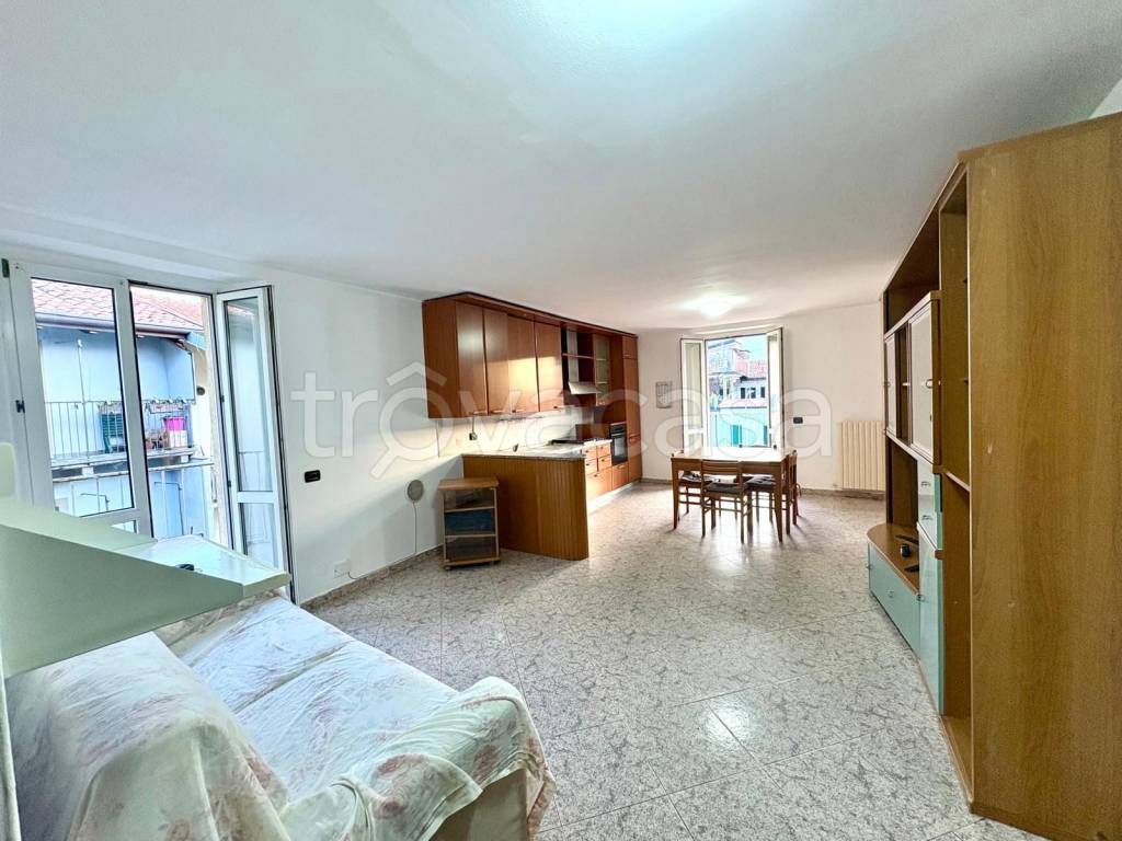 appartamento in vendita a Lecco in zona Castello