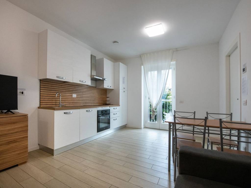 appartamento in vendita a Lecco in zona Caleotto