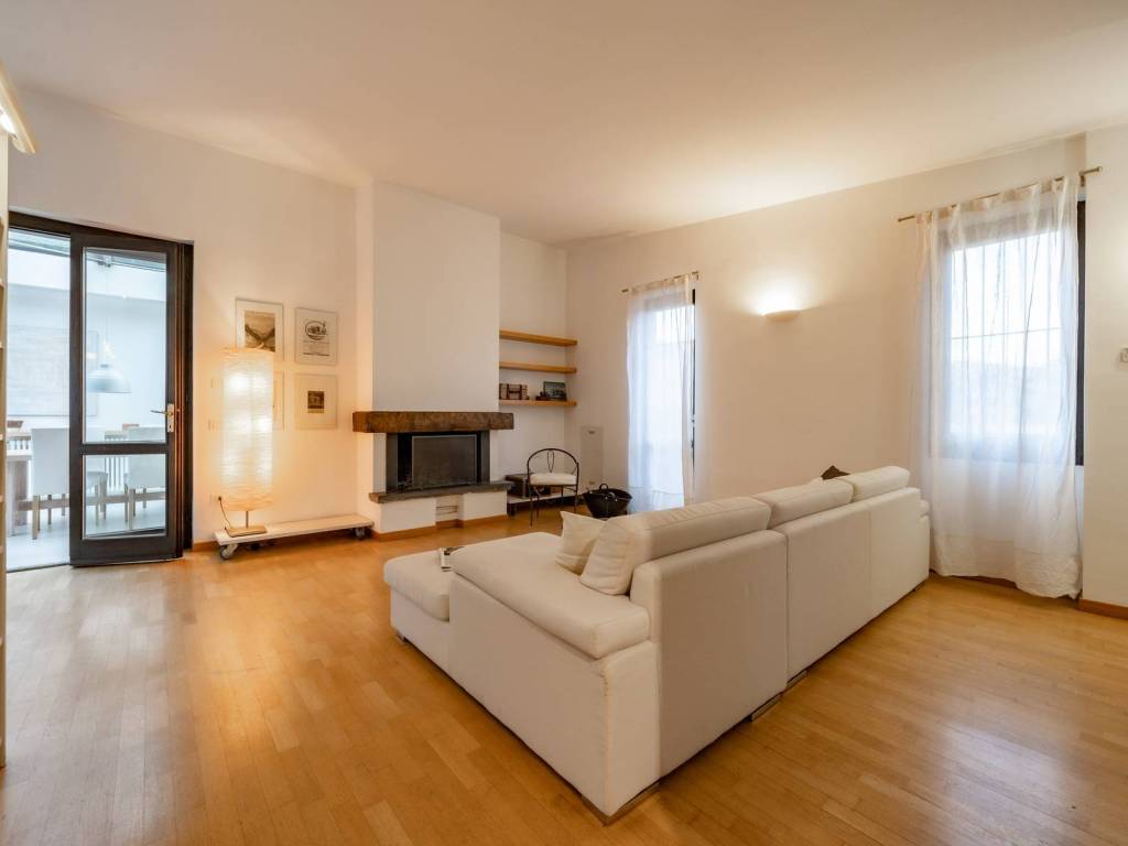 appartamento in vendita a Lierna