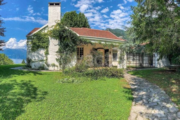 casa indipendente in vendita a Lierna