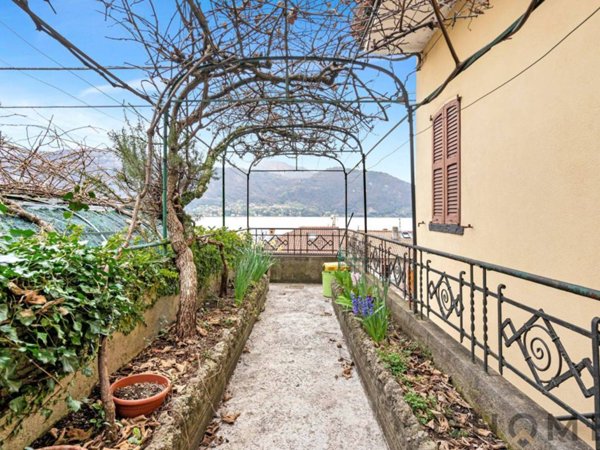 casa indipendente in vendita a Lierna