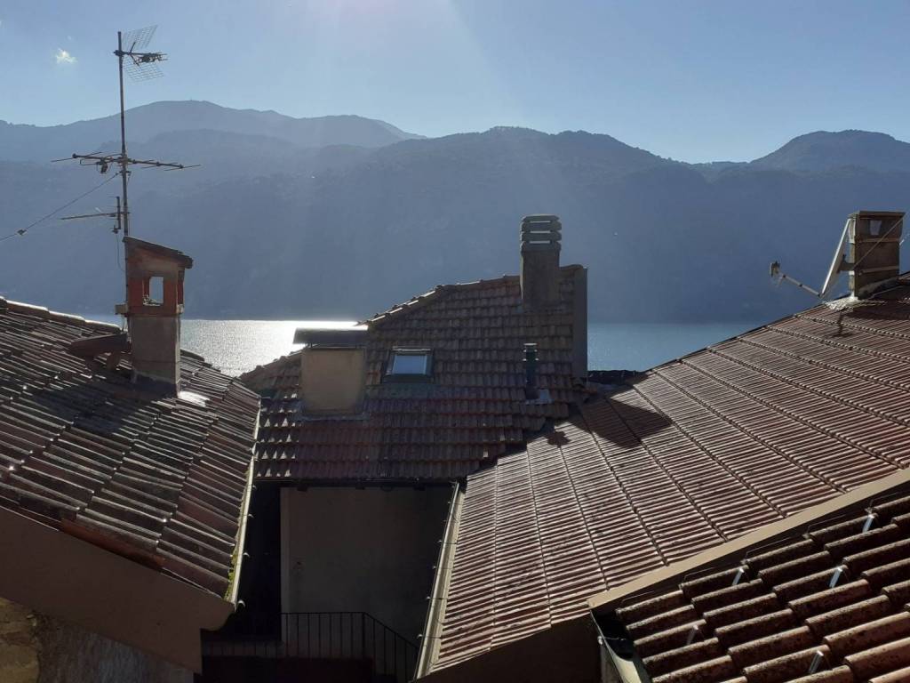 casa indipendente in vendita a Lierna in zona Sornico