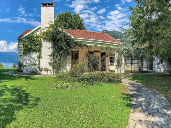 casa indipendente in vendita a Lierna