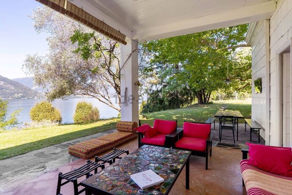 casa indipendente in vendita a Lierna