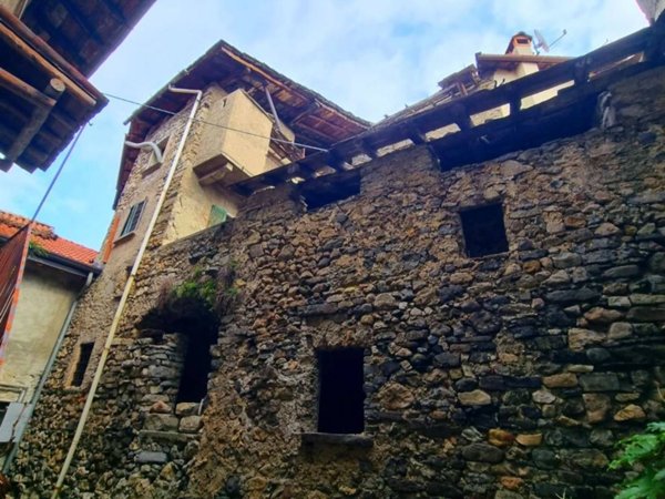 casa indipendente in vendita a Lierna in zona Sornico