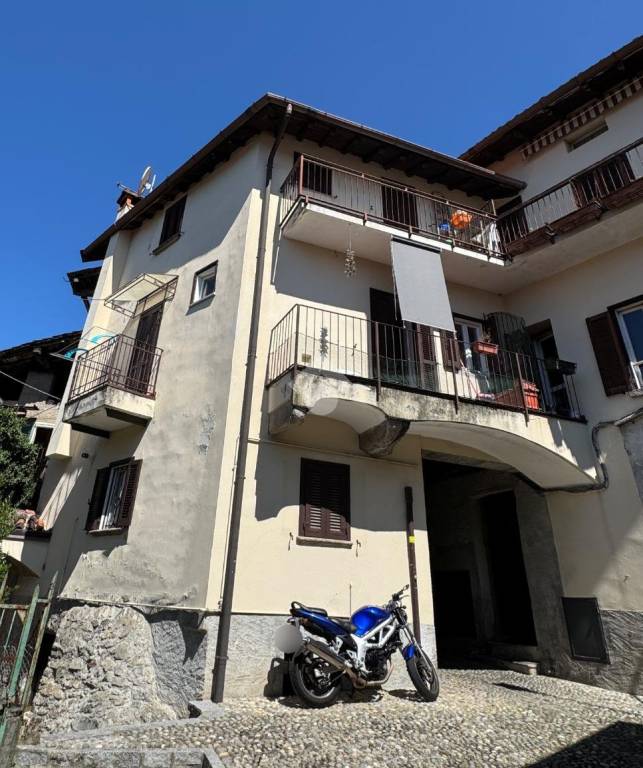 appartamento in vendita a Lierna in zona Olcianico
