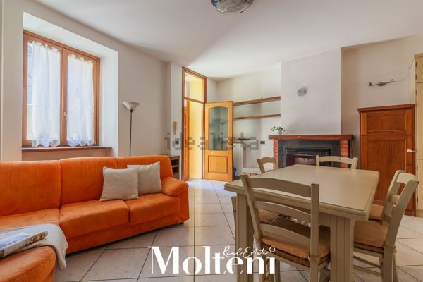 casa indipendente in vendita a Lierna in zona Grumo