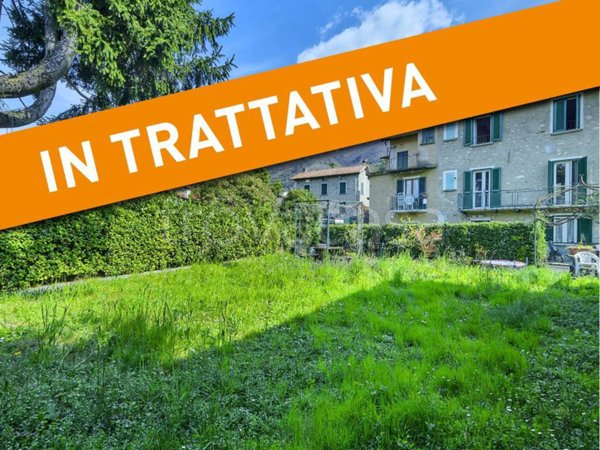 casa indipendente in vendita a Lierna in zona Grumo