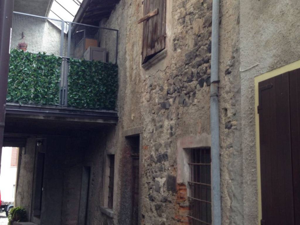 casa indipendente in vendita a Lierna