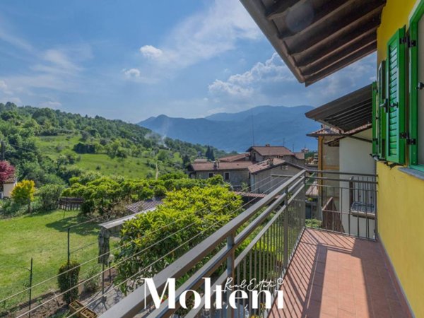 casa indipendente in vendita a Lierna