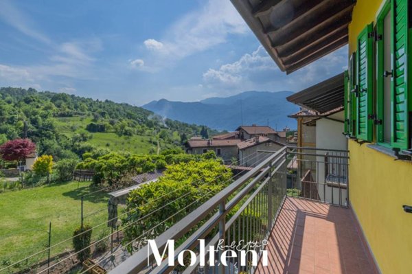 casa indipendente in vendita a Lierna