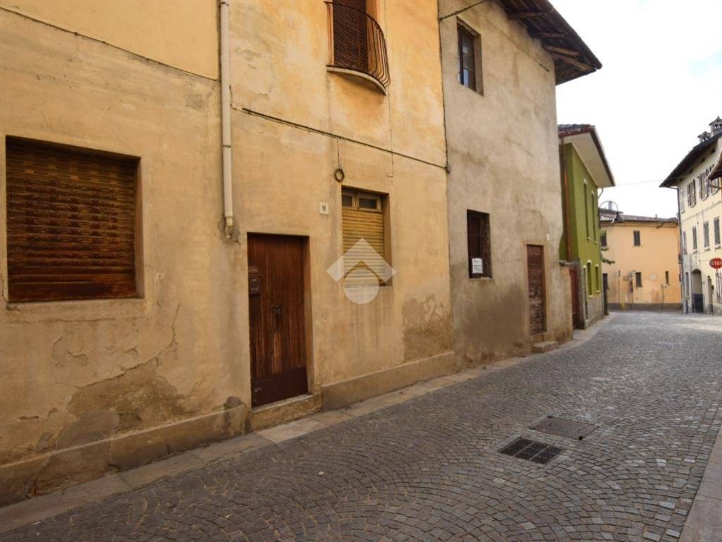 casa indipendente in vendita a Lomagna