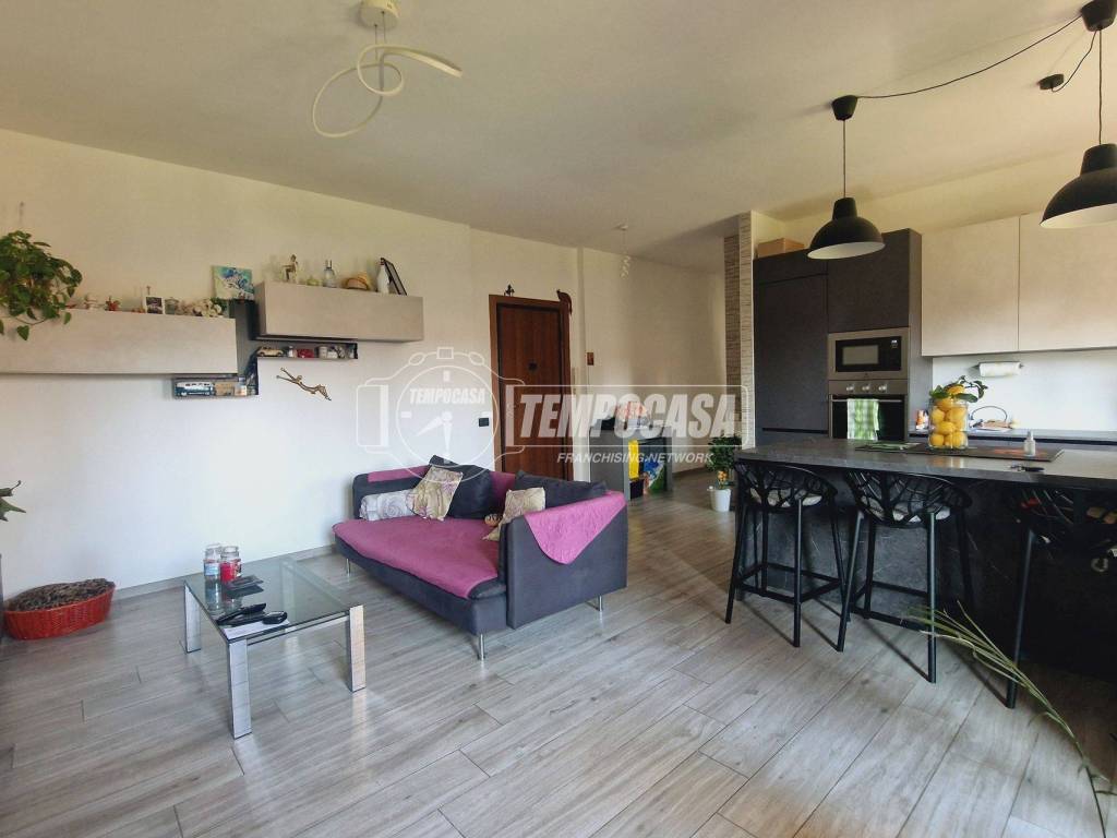 appartamento in vendita a Lomagna