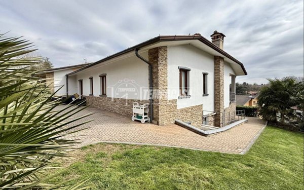 casa indipendente in vendita a Lomagna