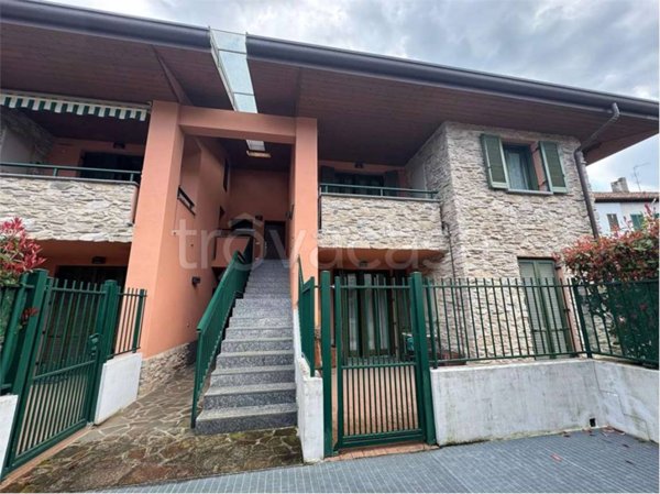 appartamento in vendita a Lomagna
