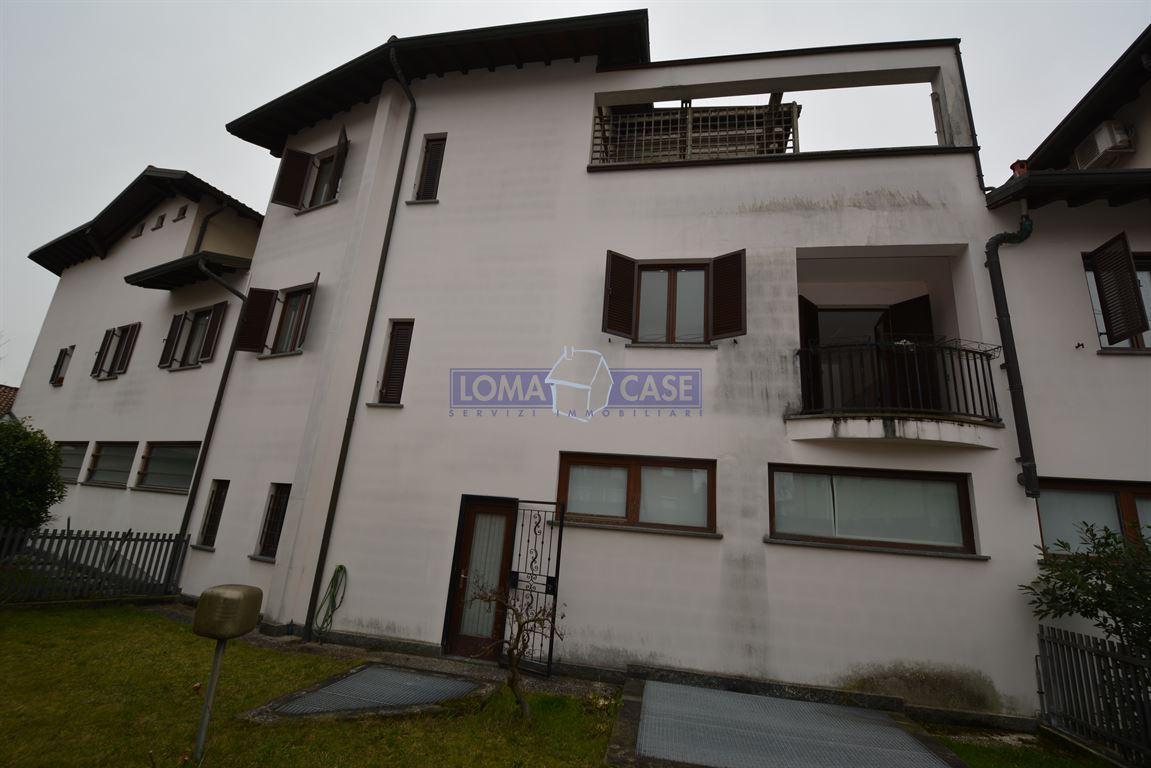 casa indipendente in vendita a Lomagna