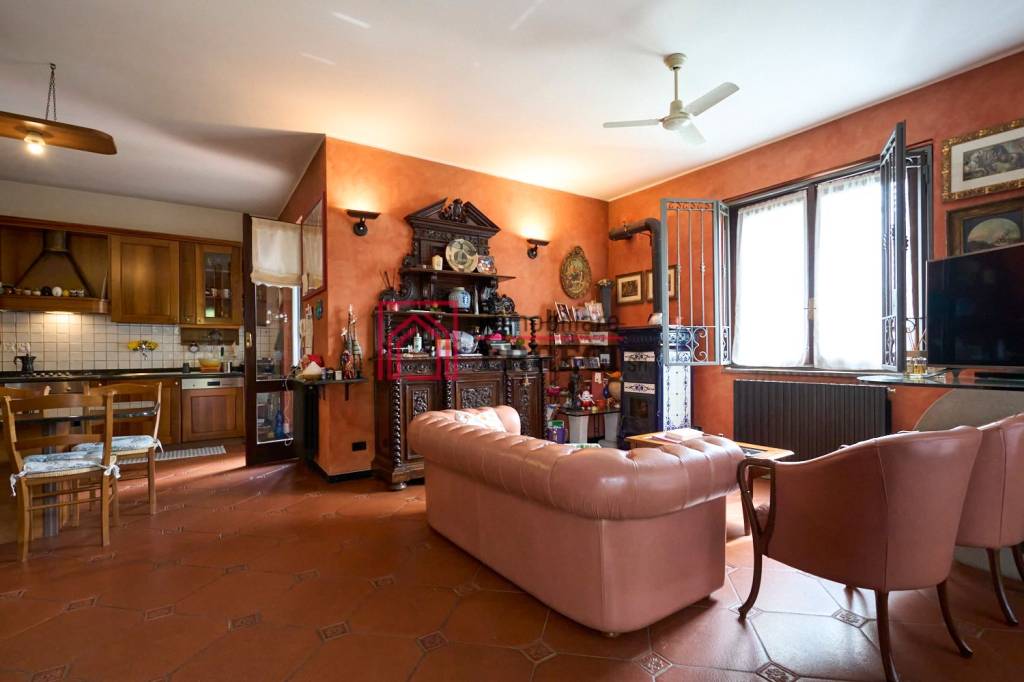 casa indipendente in vendita a Lomagna