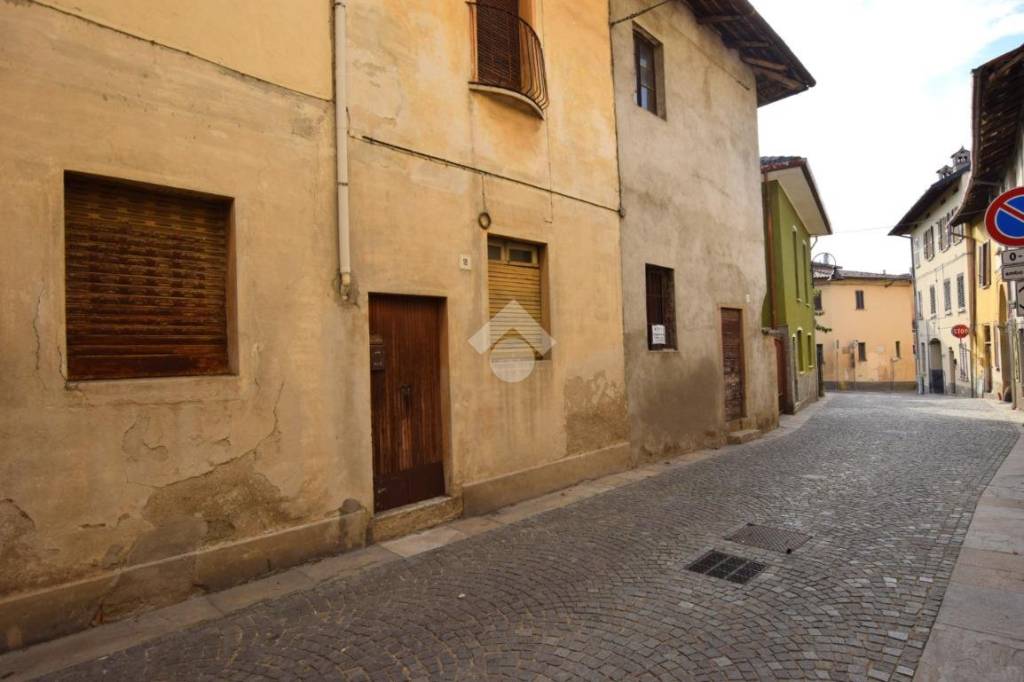 casa indipendente in vendita a Lomagna