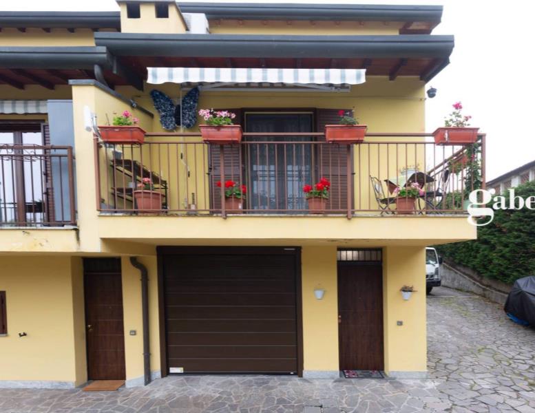 casa indipendente in vendita a Lomagna