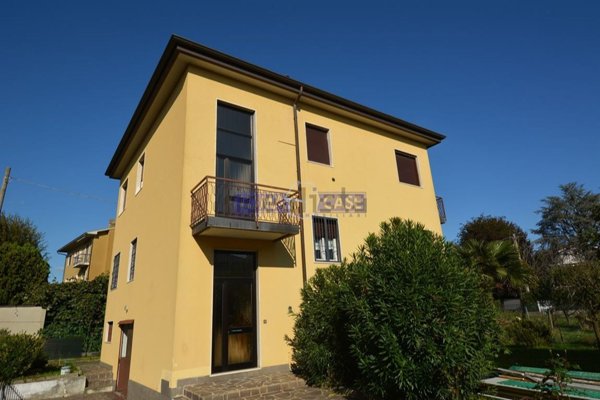 casa indipendente in vendita a Lomagna
