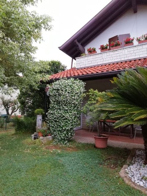 casa indipendente in vendita a Lomagna