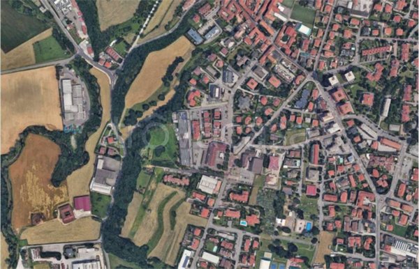 terreno edificabile in vendita a Lomagna