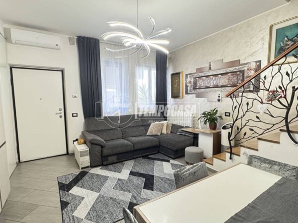 appartamento in vendita a Lomagna