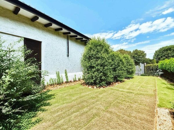 casa indipendente in vendita a Lomagna in zona Fornace