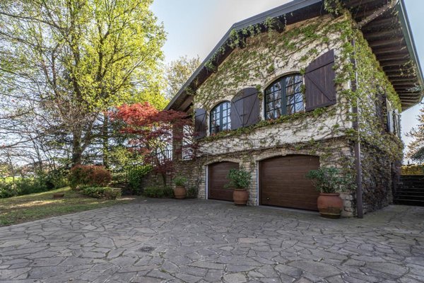 casa indipendente in vendita a Lomagna