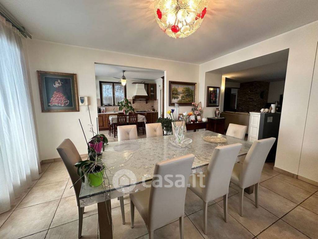 casa indipendente in vendita a Lomagna