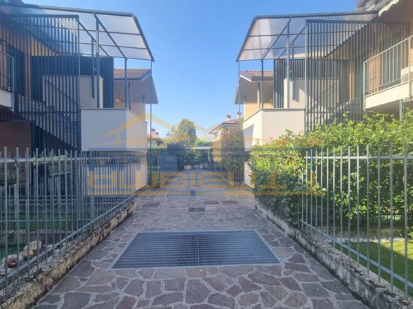 appartamento in vendita a Lomagna