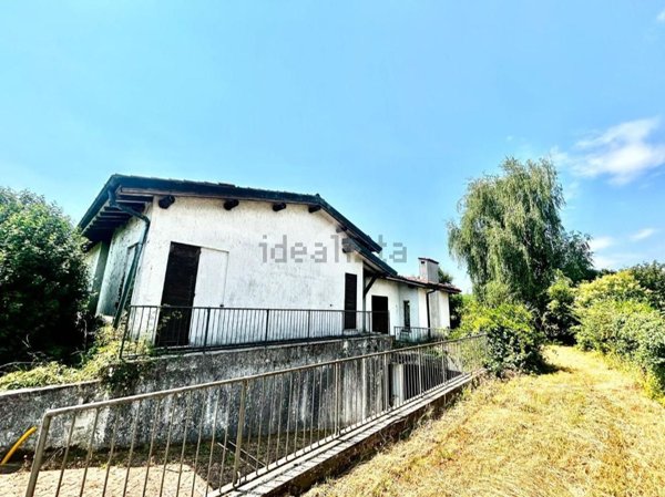 casa indipendente in vendita a Lomagna