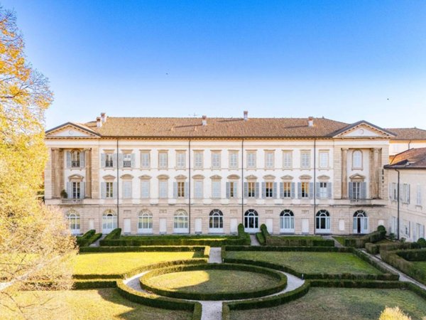 villa in vendita a Lomagna