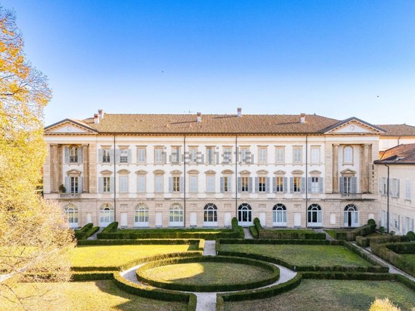 villa in vendita a Lomagna