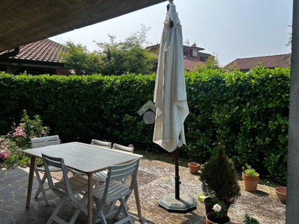 casa indipendente in vendita a Lomagna