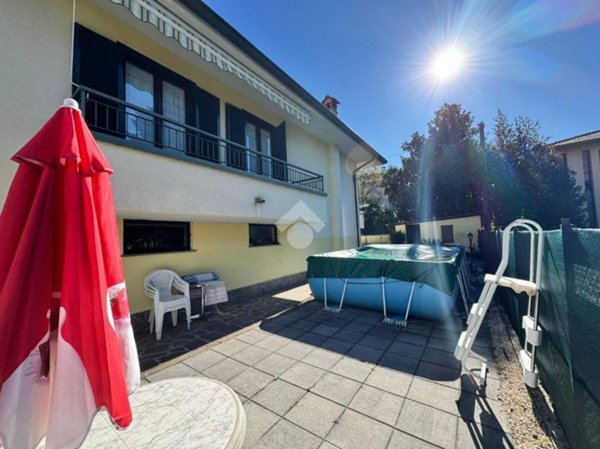 casa indipendente in vendita a Lomagna