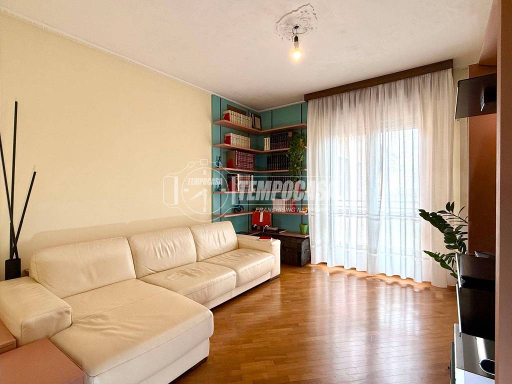 appartamento in vendita a Lomagna