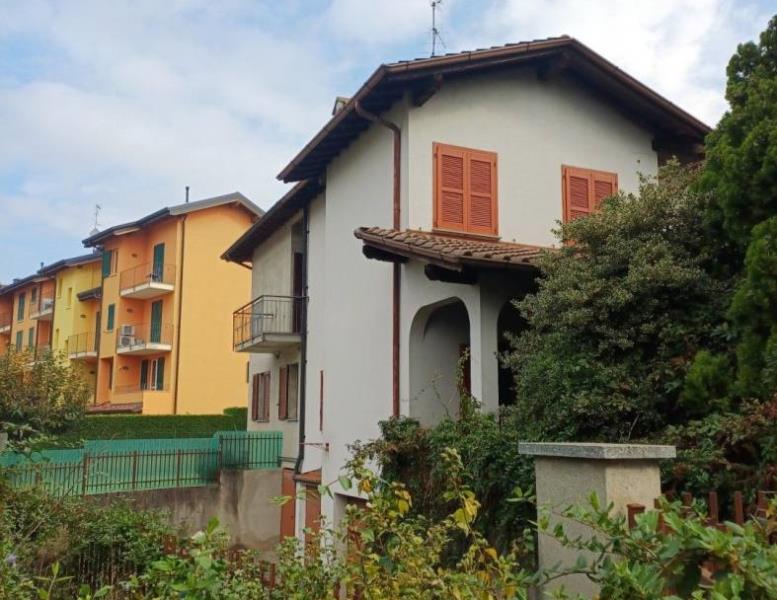 casa indipendente in vendita a Lomagna