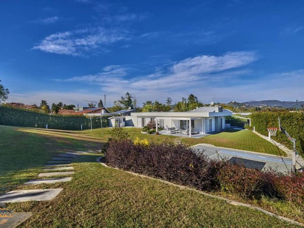 casa indipendente in vendita a Lomagna