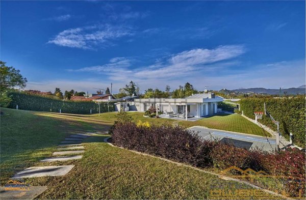 casa indipendente in vendita a Lomagna